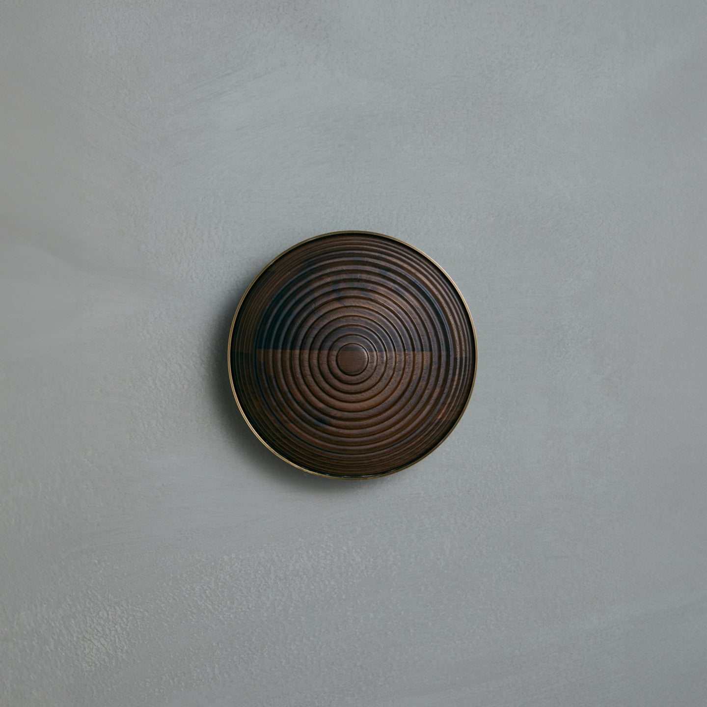 Contour Wall Sconce in walnut and aged brass, Studio Baldo